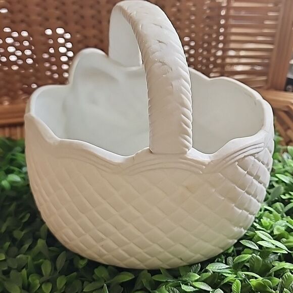 Vintage Bisque Chippy Paint Porcelain Goose Basket Coquette - Picture 4 of 6